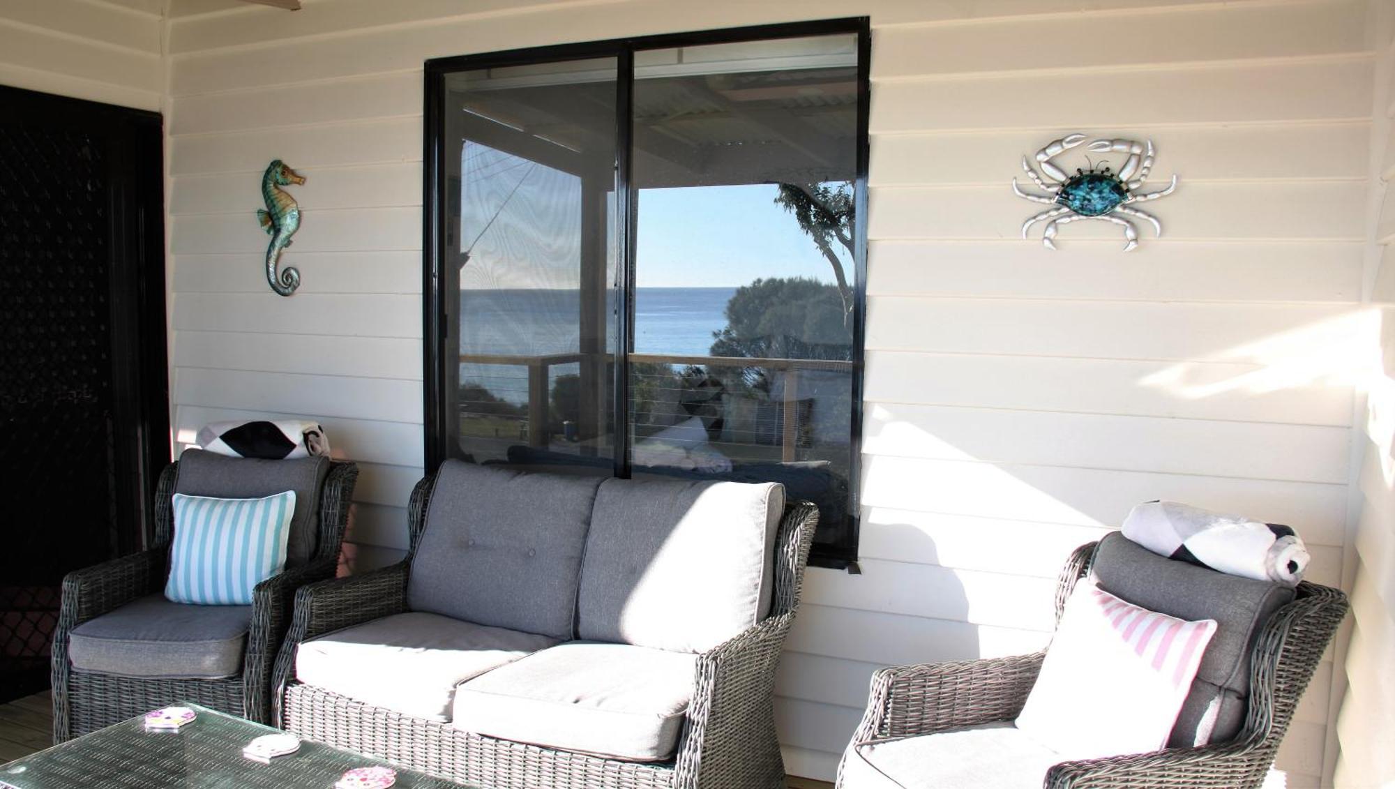 Kingfisher Cottage Beachfront At The Binalong Bay 外观 照片
