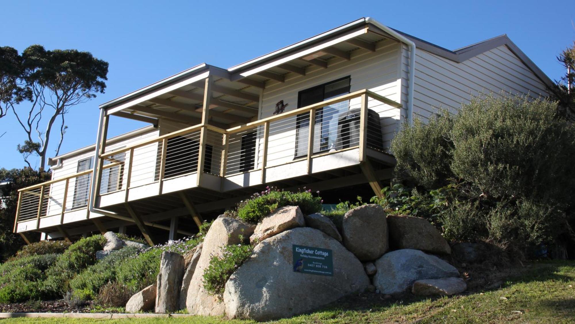 Kingfisher Cottage Beachfront At The Binalong Bay 外观 照片