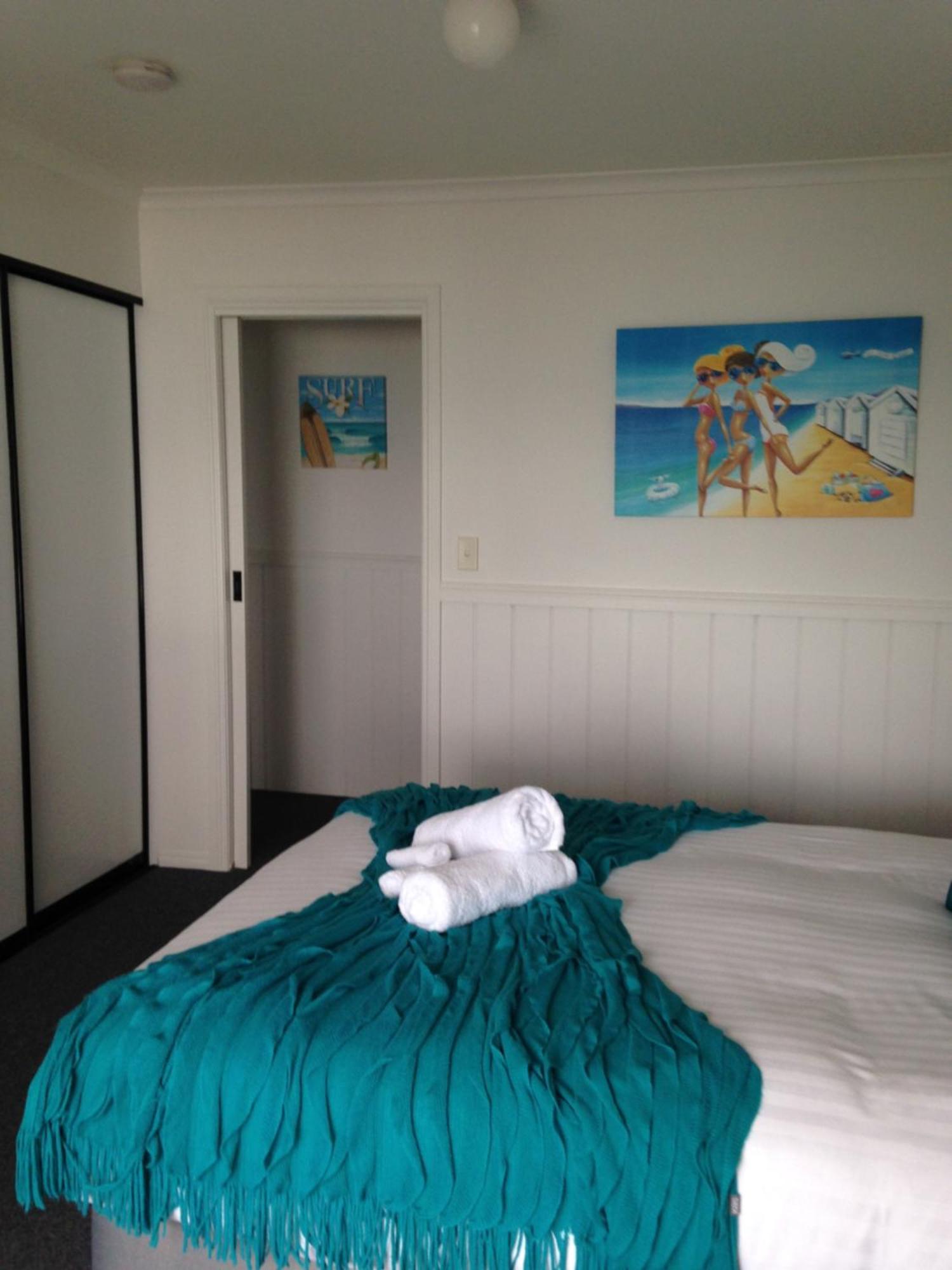 Kingfisher Cottage Beachfront At The Binalong Bay 外观 照片